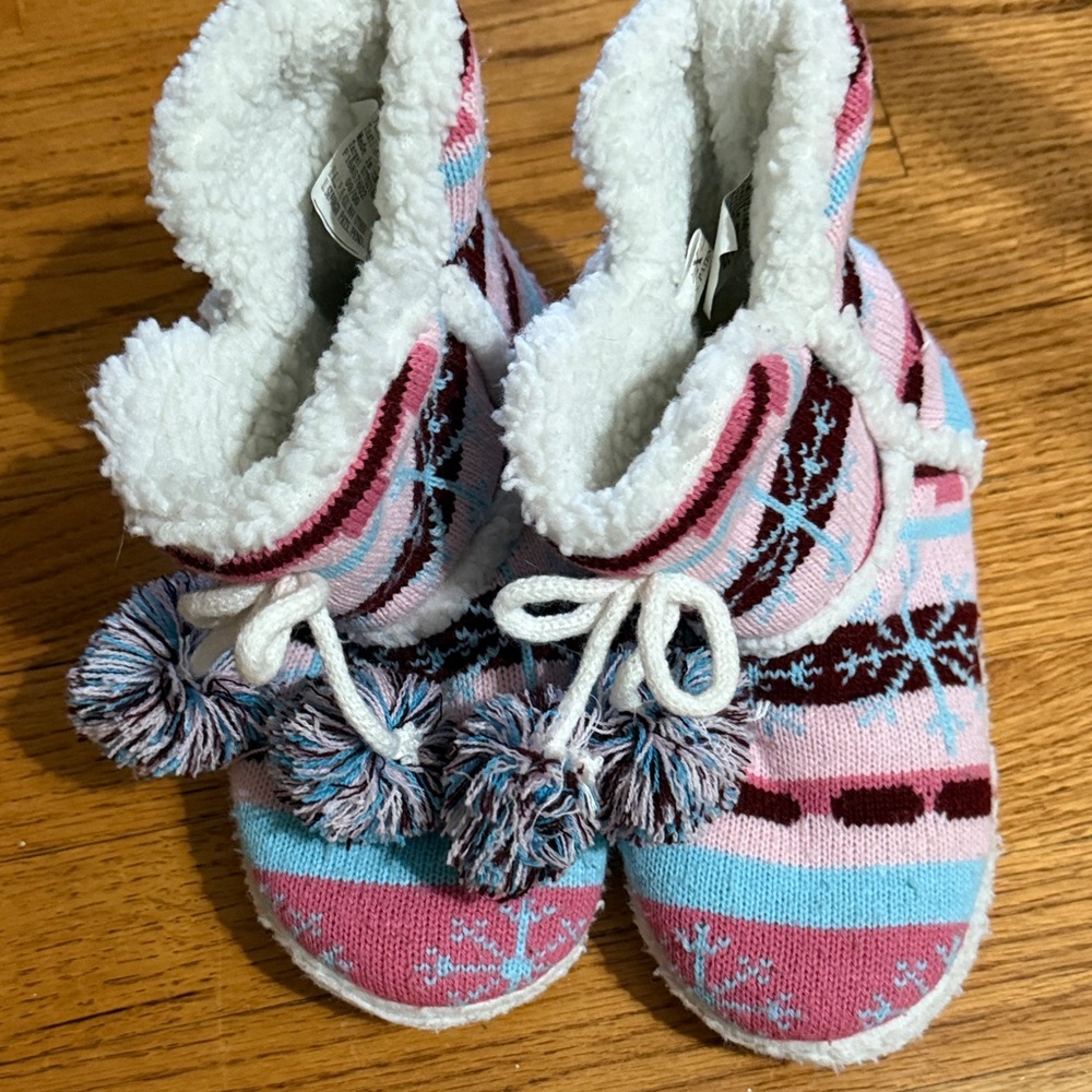 Girls pink blue white snowflake design rubber soled tasseled slippers